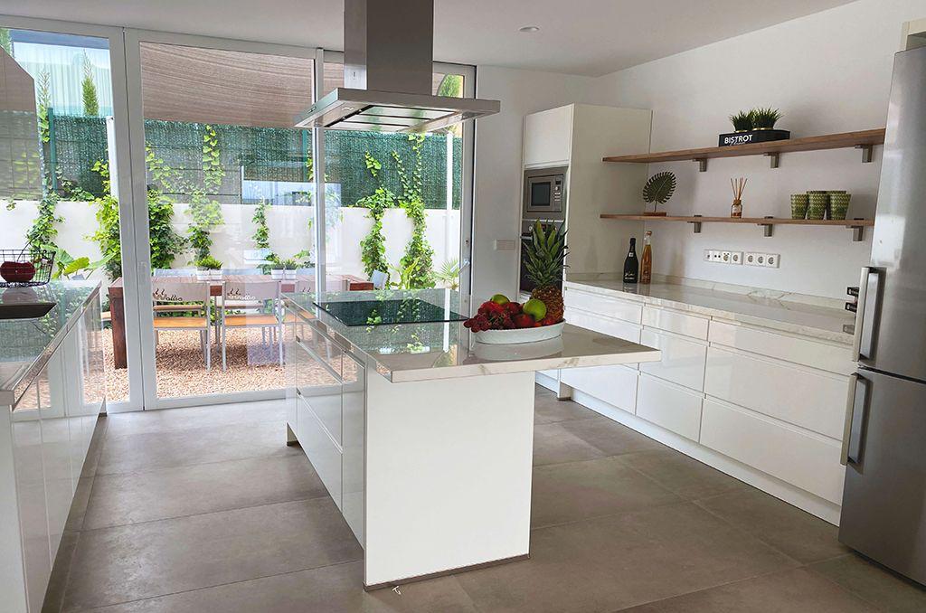 Resa estates Ibiza longterm villa Jesus keuken 2.jpg